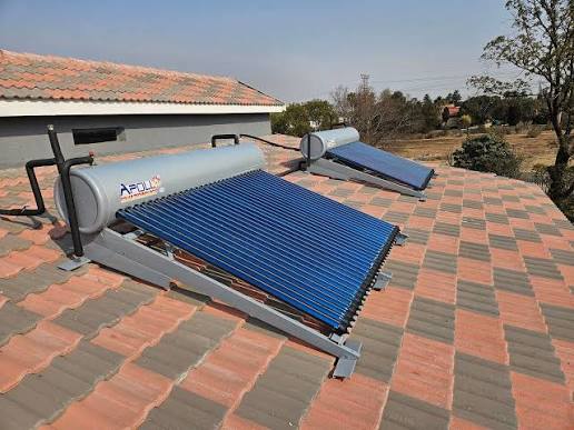 apollo aphp-30 solar geyser on roof